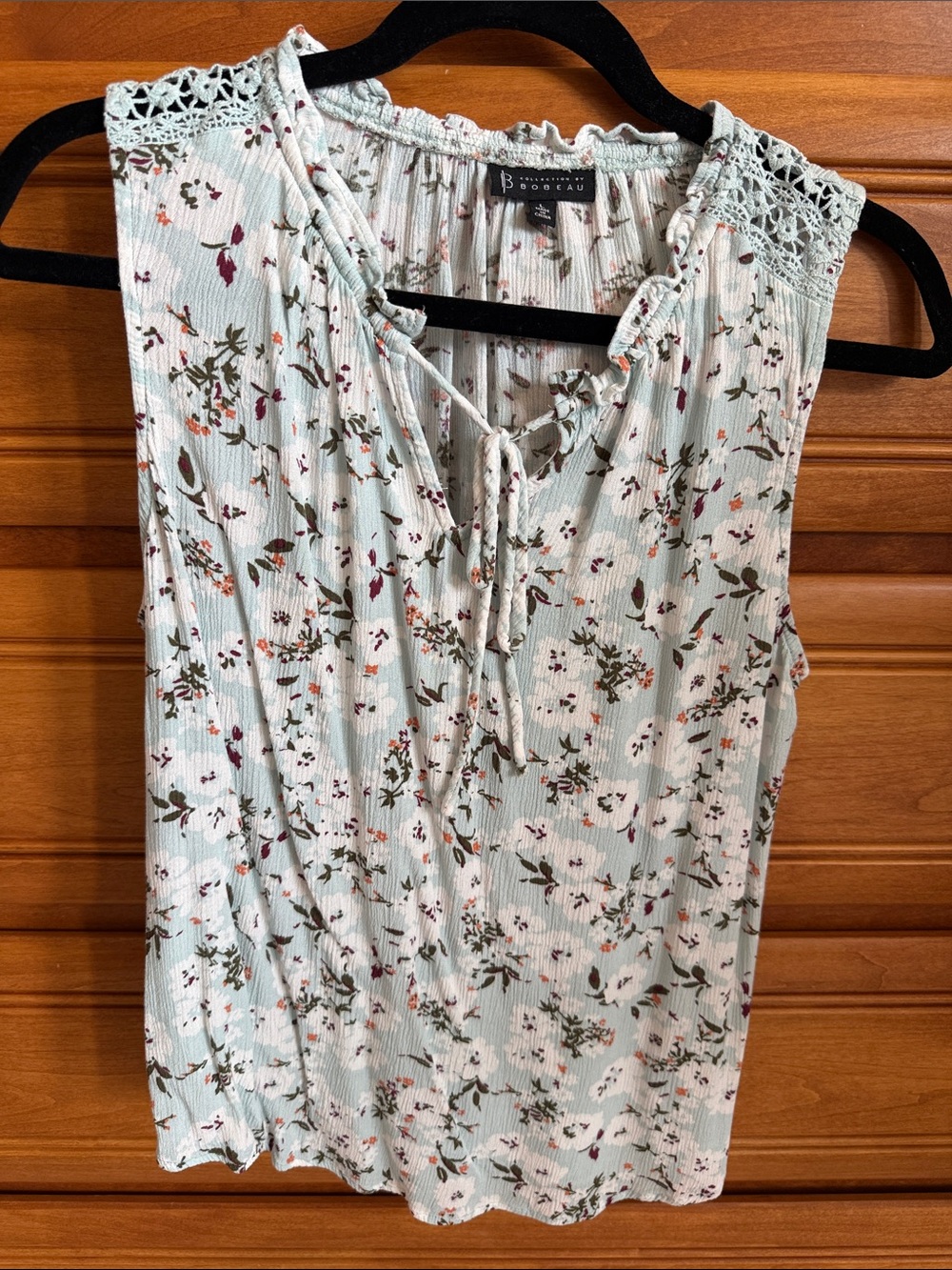 bobeau Mint Floral Lace-Trim Tie-Neck Camisole